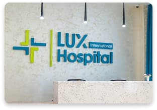 Lux International Hospital resepsiyası