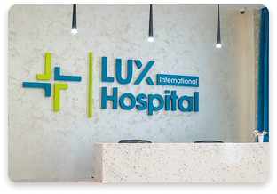 Lux International Hospital resepsiyası