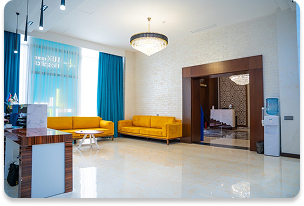 Lux International Hospital gözləmə zalı